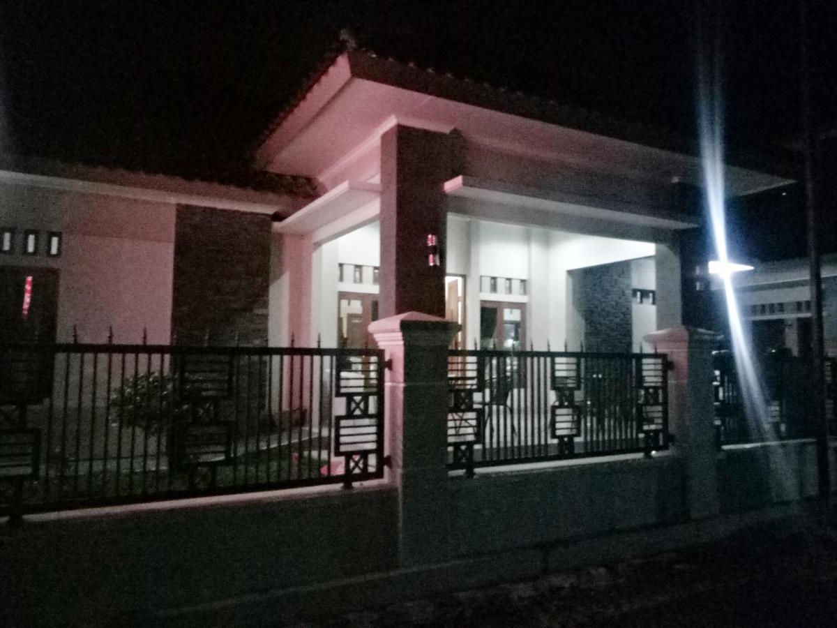 Wisma Andali Syariah Near Rsud Cideres Majalengka Exterior foto